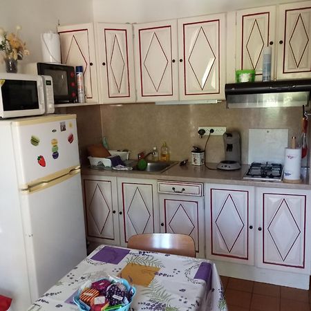 F1 Chambre Et Cuisine Reynès Exteriör bild