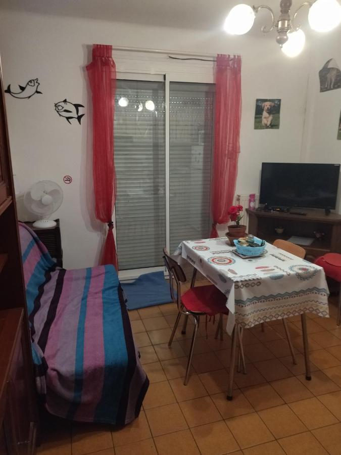 F1 Chambre Et Cuisine Reynès Exteriör bild